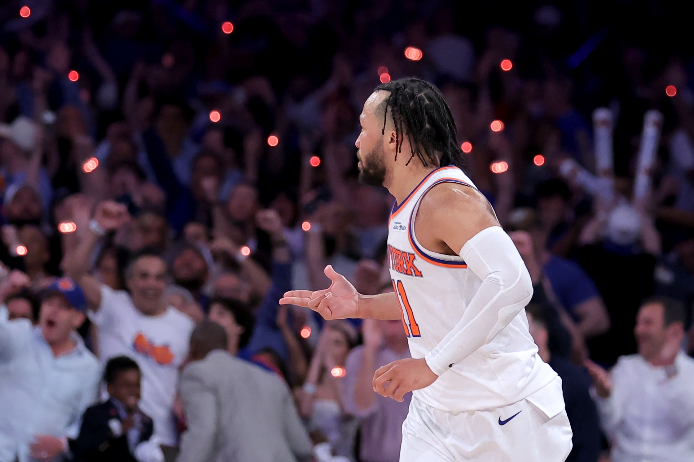 布伦森G5砍45分 比肩乔丹字母哥 尼克斯53年后再夺冠