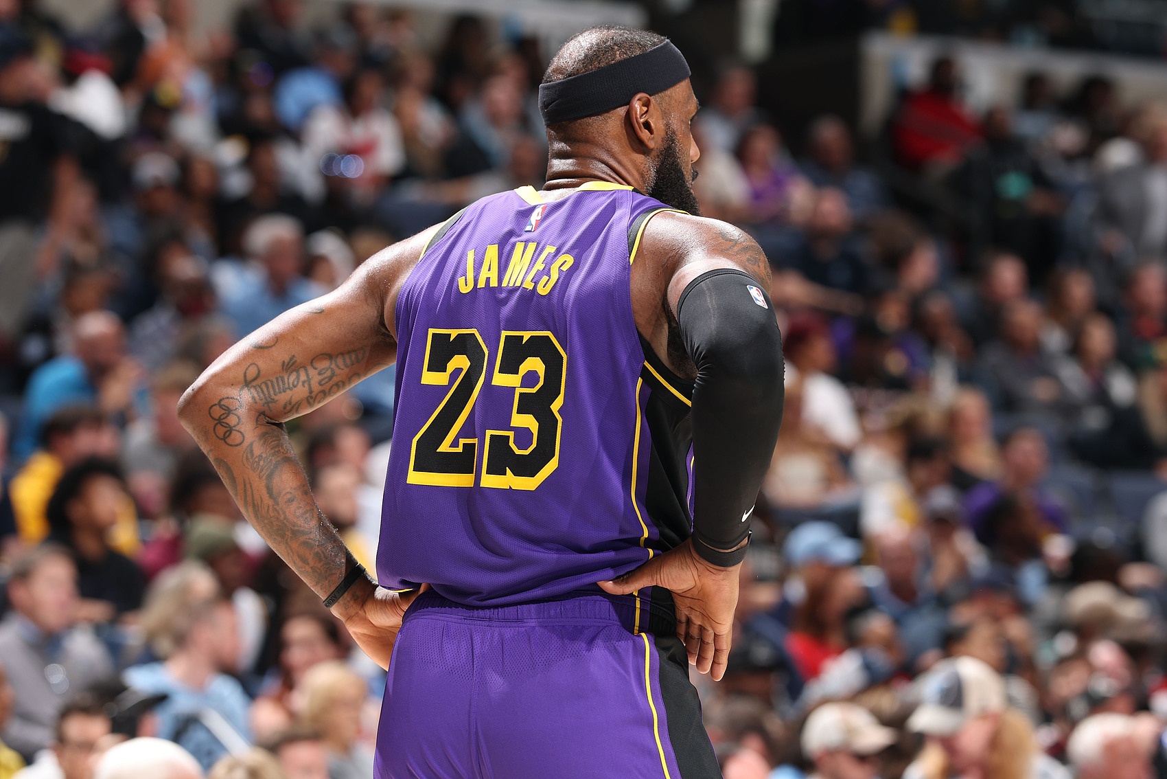 ESPN：湖人与詹姆斯续约谈判进入实质阶段 合同金额或受后续补强影响