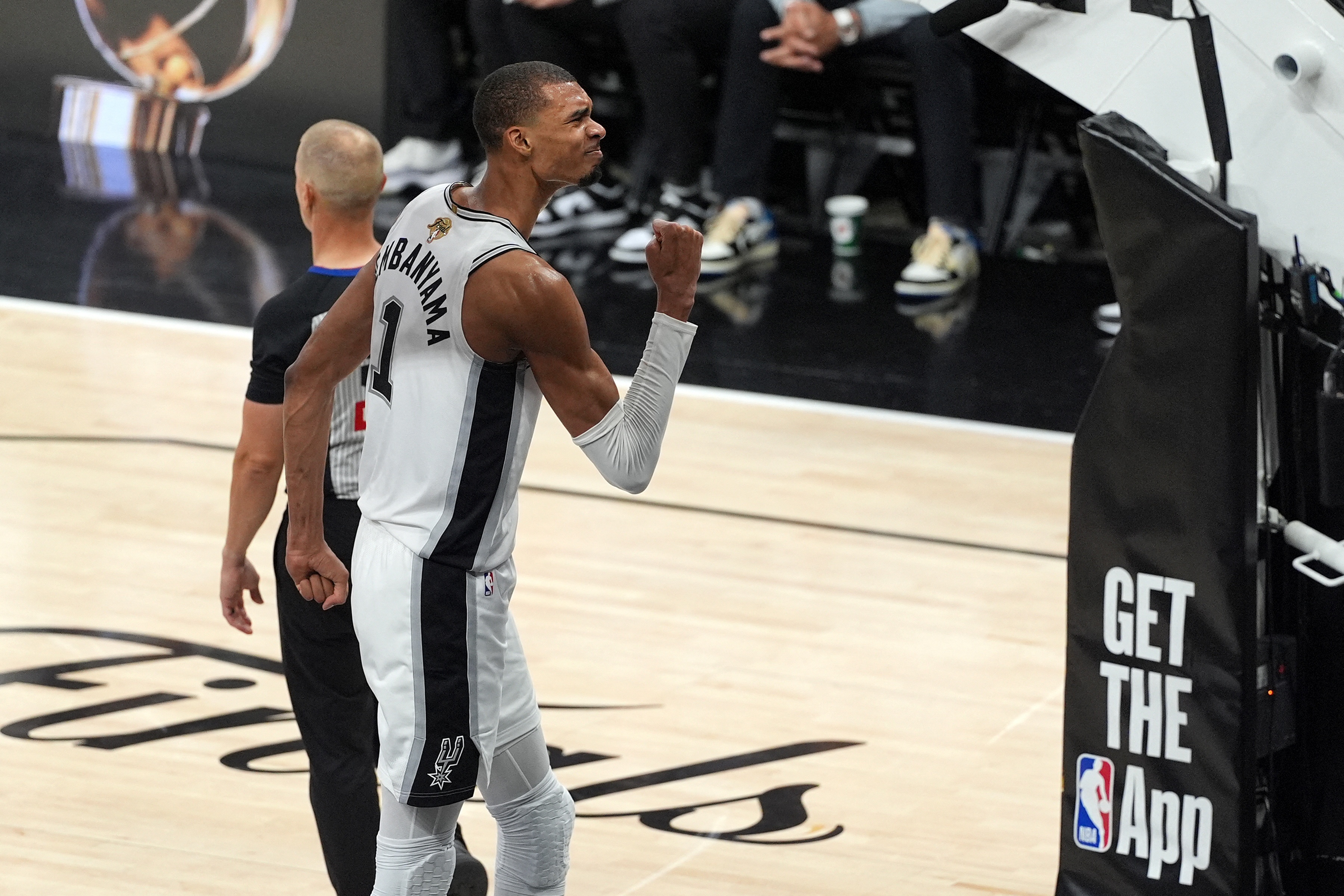 巴恩斯炮轰媒体：文班亚马不在乎NBA那些规矩