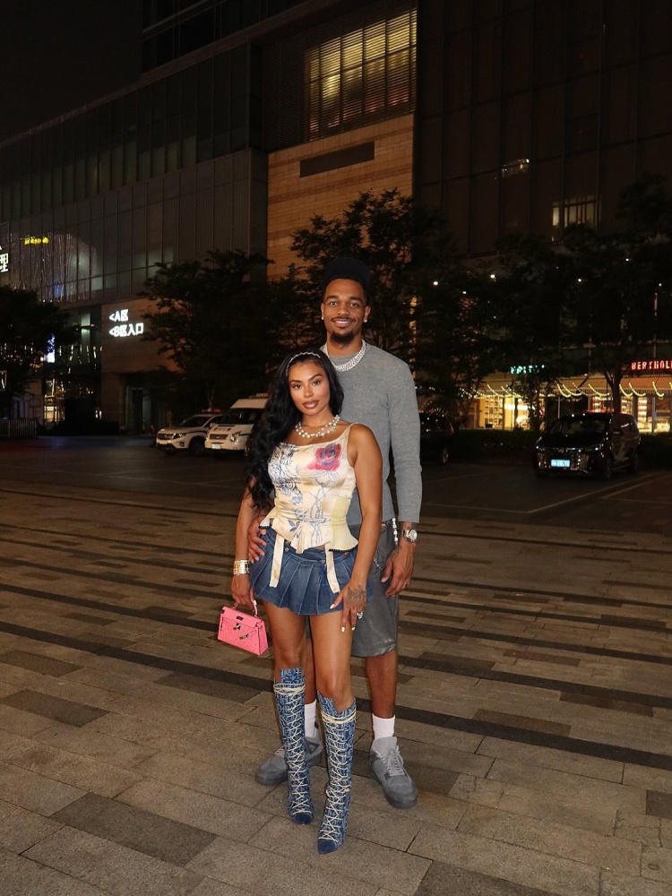 PJ·华盛顿休赛期现身杭州，妻子社媒晒旅行照