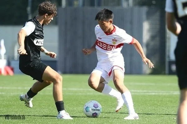 青岛西海岸签下德归中场谢初筠 曾获土伦杯最佳 青岛西海岸签下德归中场谢初筠 曾获土伦杯最佳