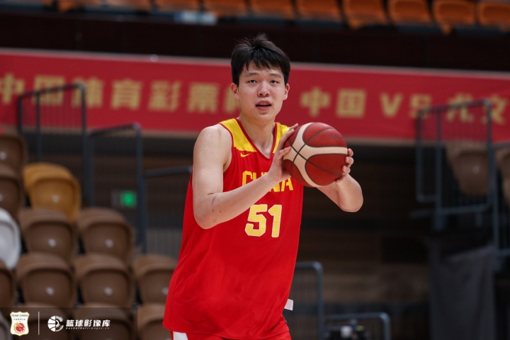 中国男篮今晚热身荷兰 杨瀚森回归首发五号位