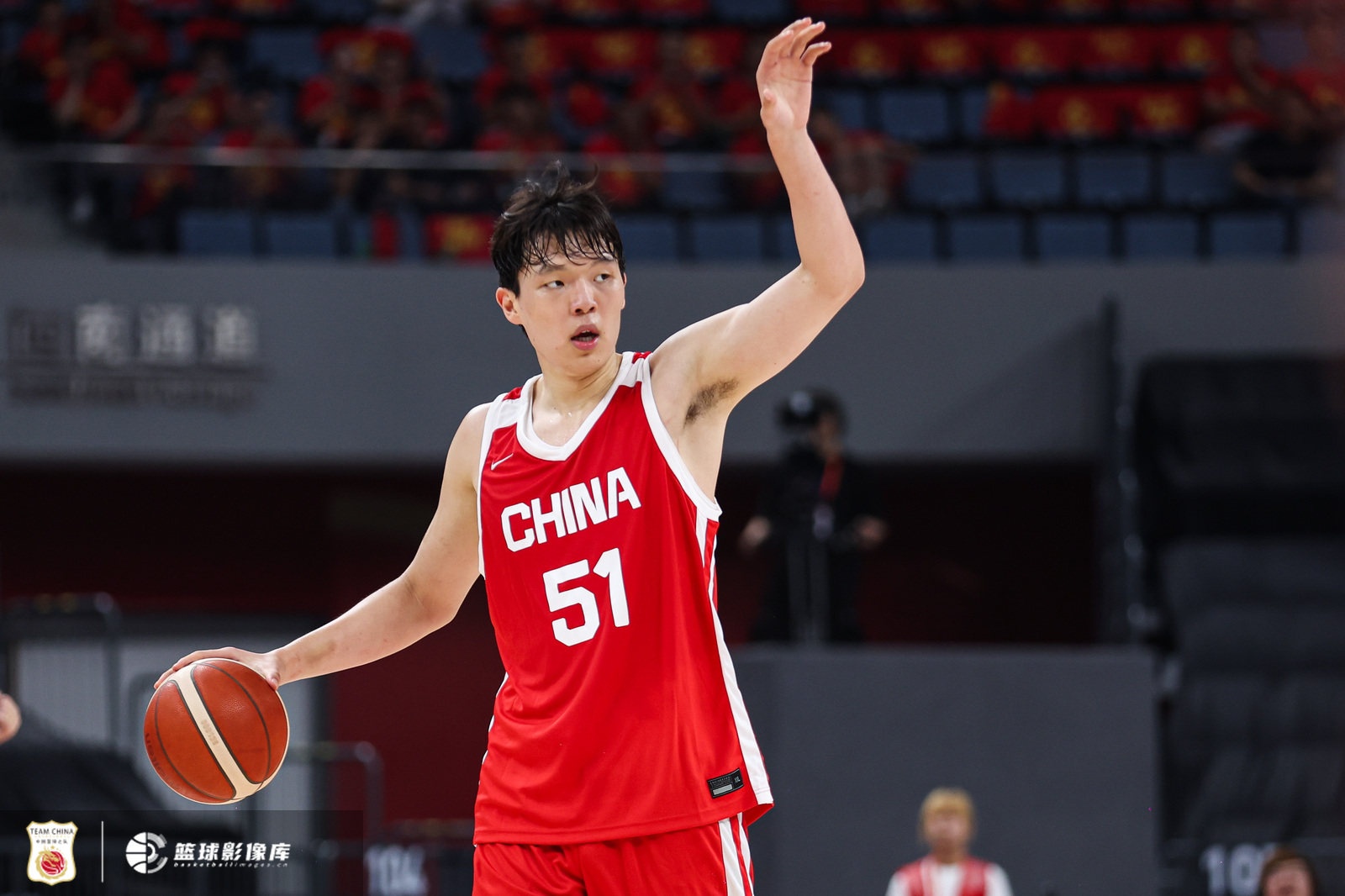 杨瀚森高位发牌受限，国内仅两教练能用好这一技能