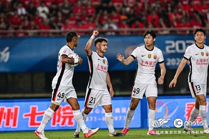 海港客场2比1逆转河南，克劳德替补头槌制胜