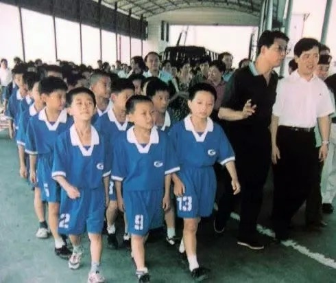 根宝基地26周年:武磊张琳芃等八人视频贺寿 徐根宝喊话“耐心坚持” 根宝基地26周年:武磊张琳芃等八人视频贺寿 徐根宝喊话“耐心坚持”