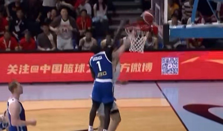郭艾伦:阿巴西是“虚假的黑人” 钉板大帽难掩攻防低效 郭艾伦:阿巴西是“虚假的黑人” 钉板大帽难掩攻防低效