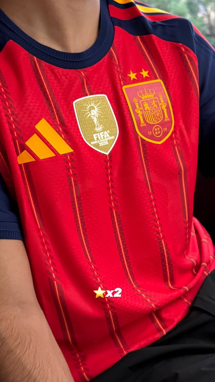 佩德里携女友北京行：铜锅涮肉+长城打卡