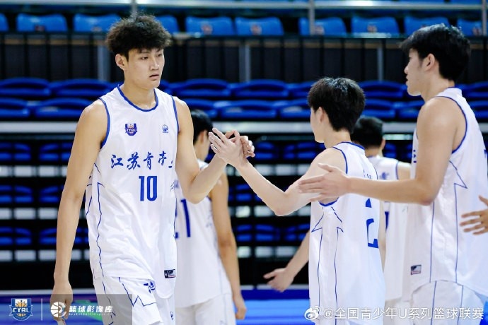 厍嘉浩签约穆尔西亚 下赛季出战西甲U22