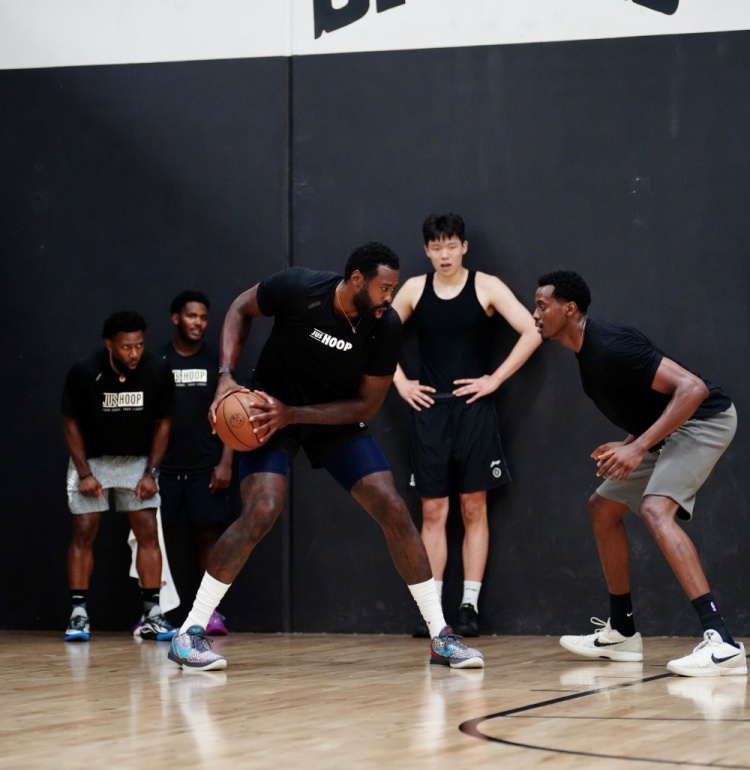 杨瀚森同小乔丹小贾伦合练 训练师强调新世代内线核心能力 杨瀚森同小乔丹小贾伦合练 训练师强调新世代内线核心能力