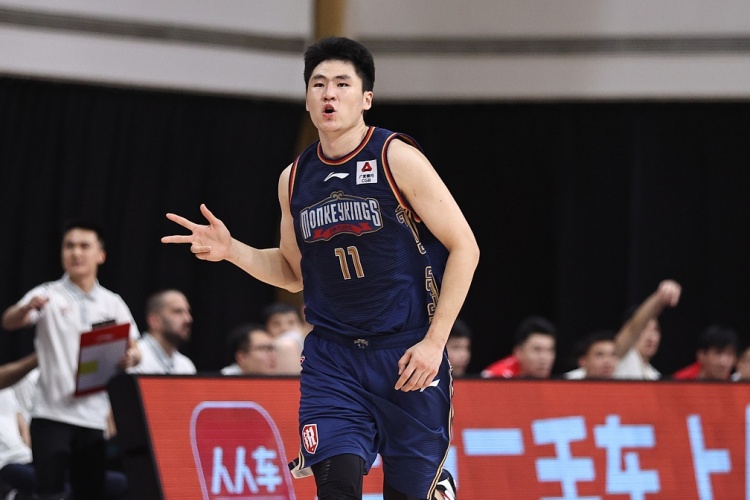 赵柏清赴日加盟秋田北部喜悦 媒体人付政浩:同曦须在明年7月前转让其D类优先续约权
