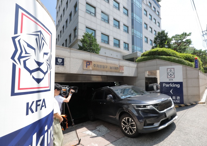 韩媒:韩国足协8次性招待 3名中国足协人士在列 韩媒:韩国足协8次性招待 3名中国足协人士在列