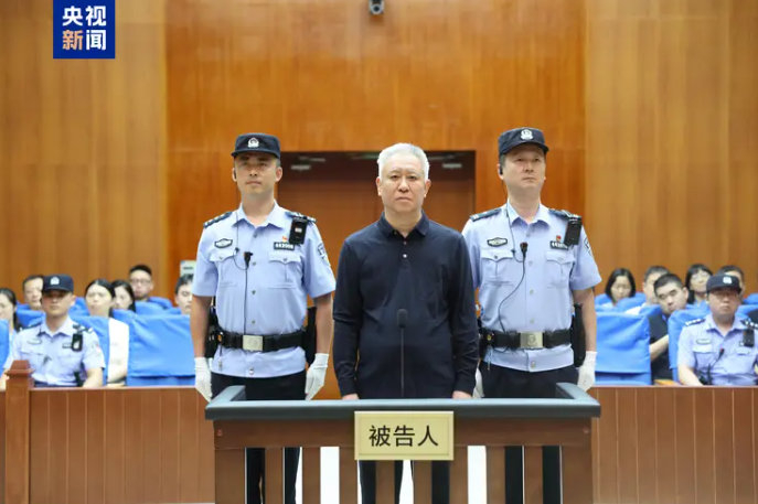 从2.58亿赢球奖金到1万亿债务 恒大足球十年崩塌
