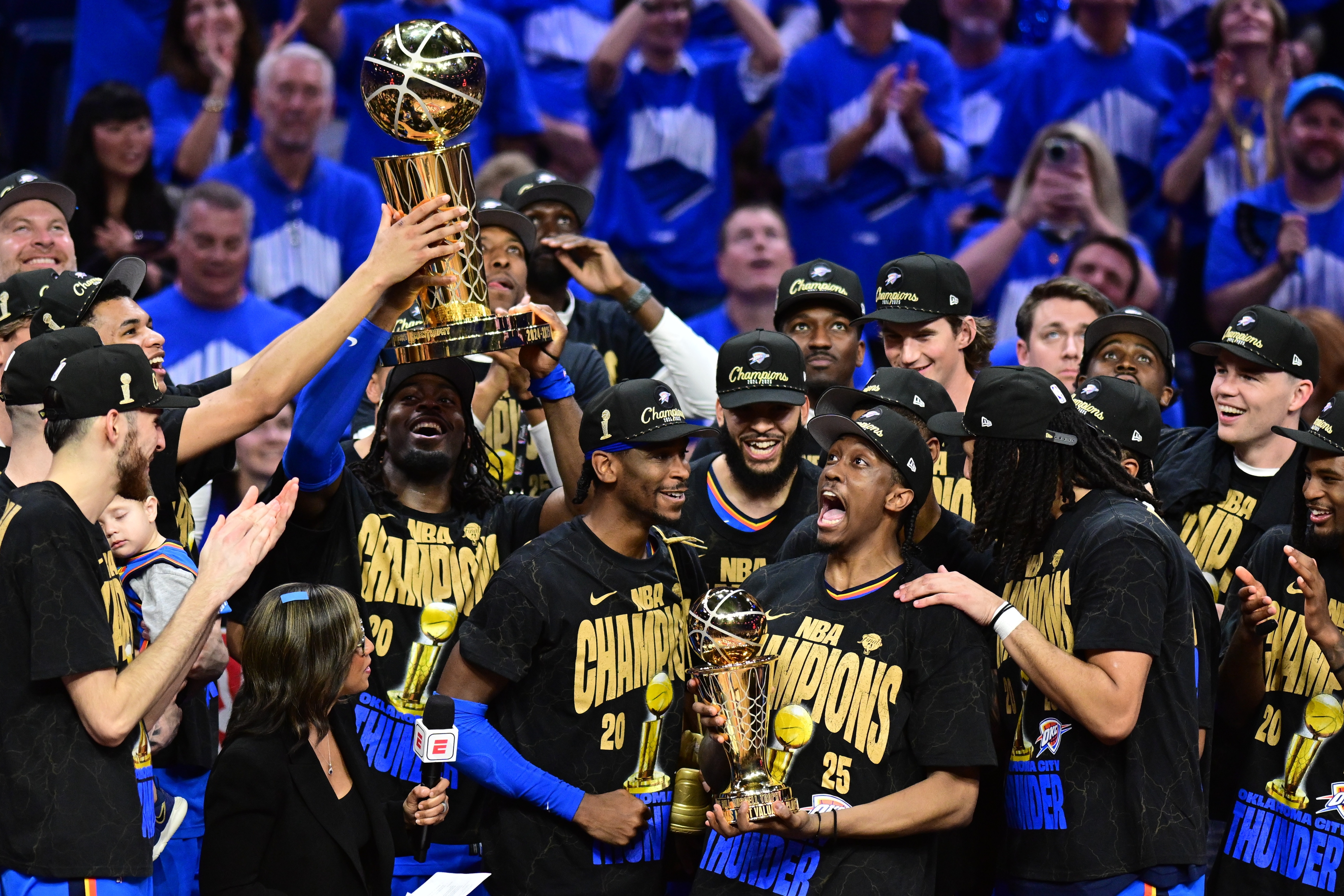 ESPN专家团预测：新赛季尼克斯力压76人冲出东部 雷霆夺总冠军